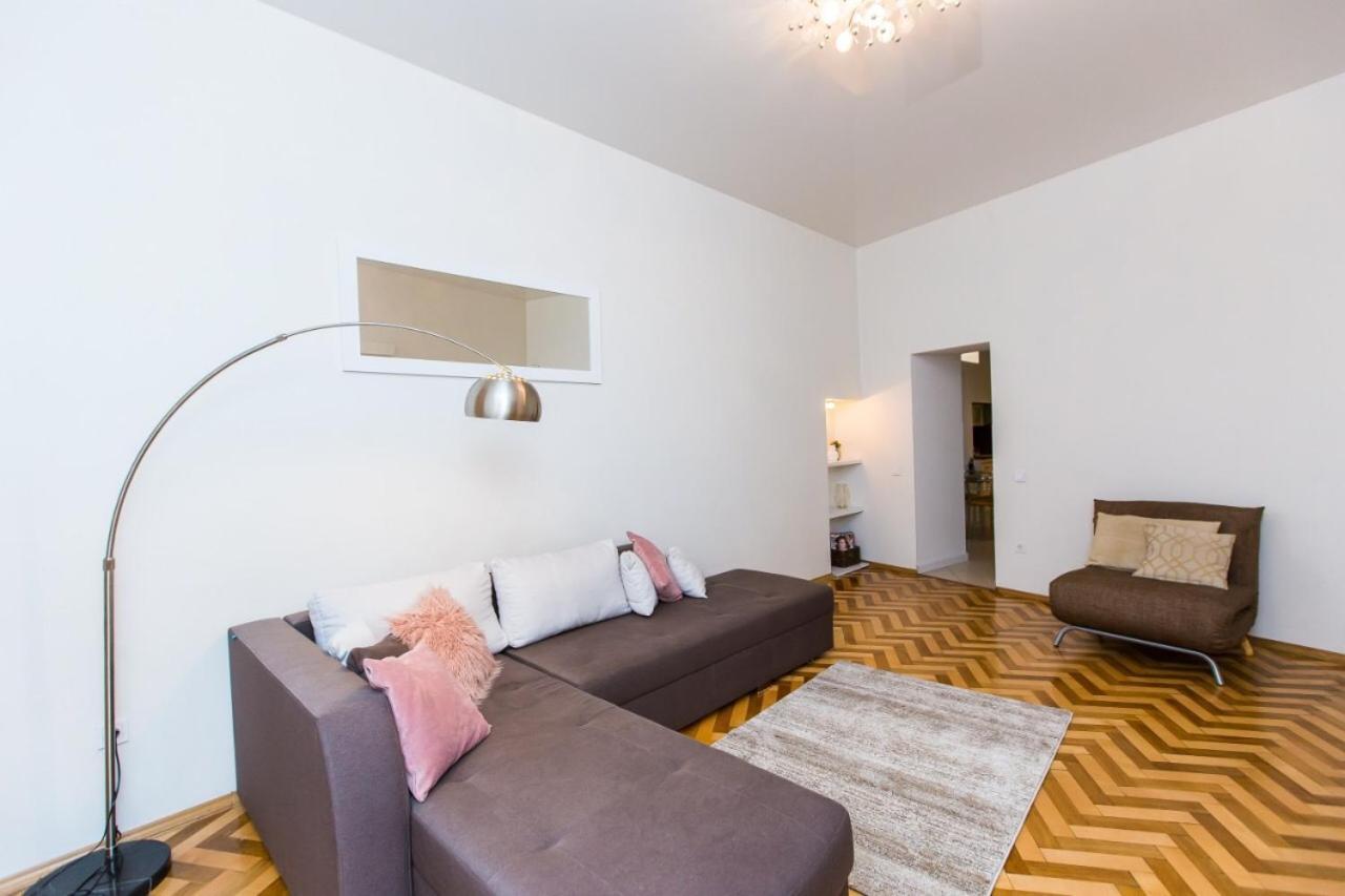Miamo Apart Гнатюка 18 Leópolis Exterior foto