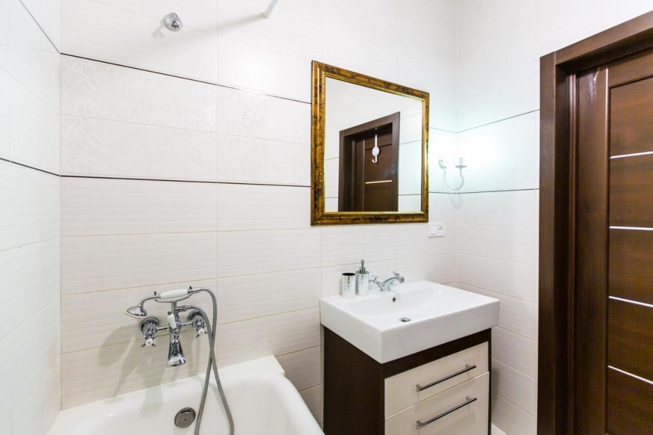 Miamo Apart Гнатюка 18 Leópolis Exterior foto