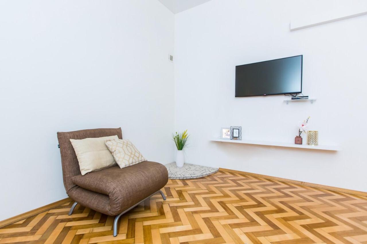 Miamo Apart Гнатюка 18 Leópolis Exterior foto